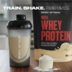 Imagen de SHAKER NEGRO/ROJO 600 ML BODY ATTACK
